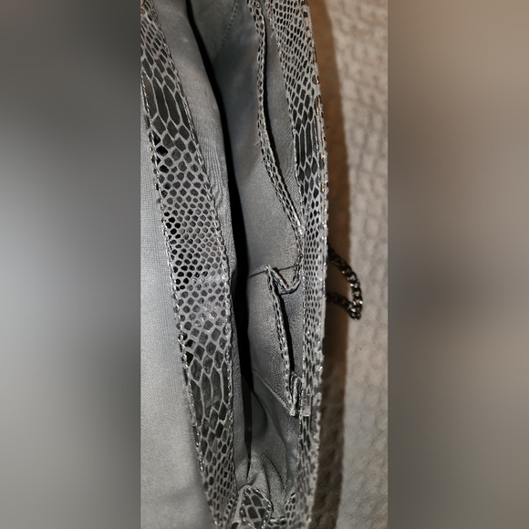 đWHBM printed metallic snake clutch - Picture 4 of 16